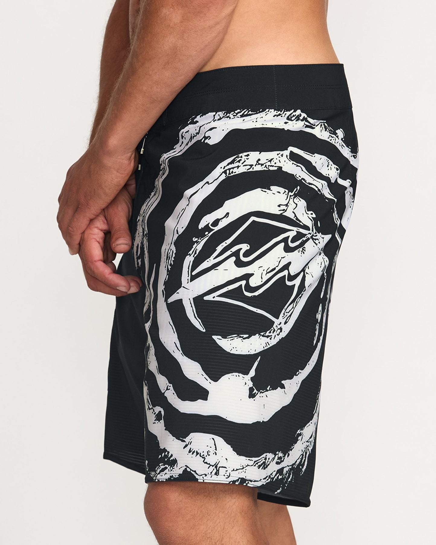 Formula Airlite 19" Boardshorts - Black