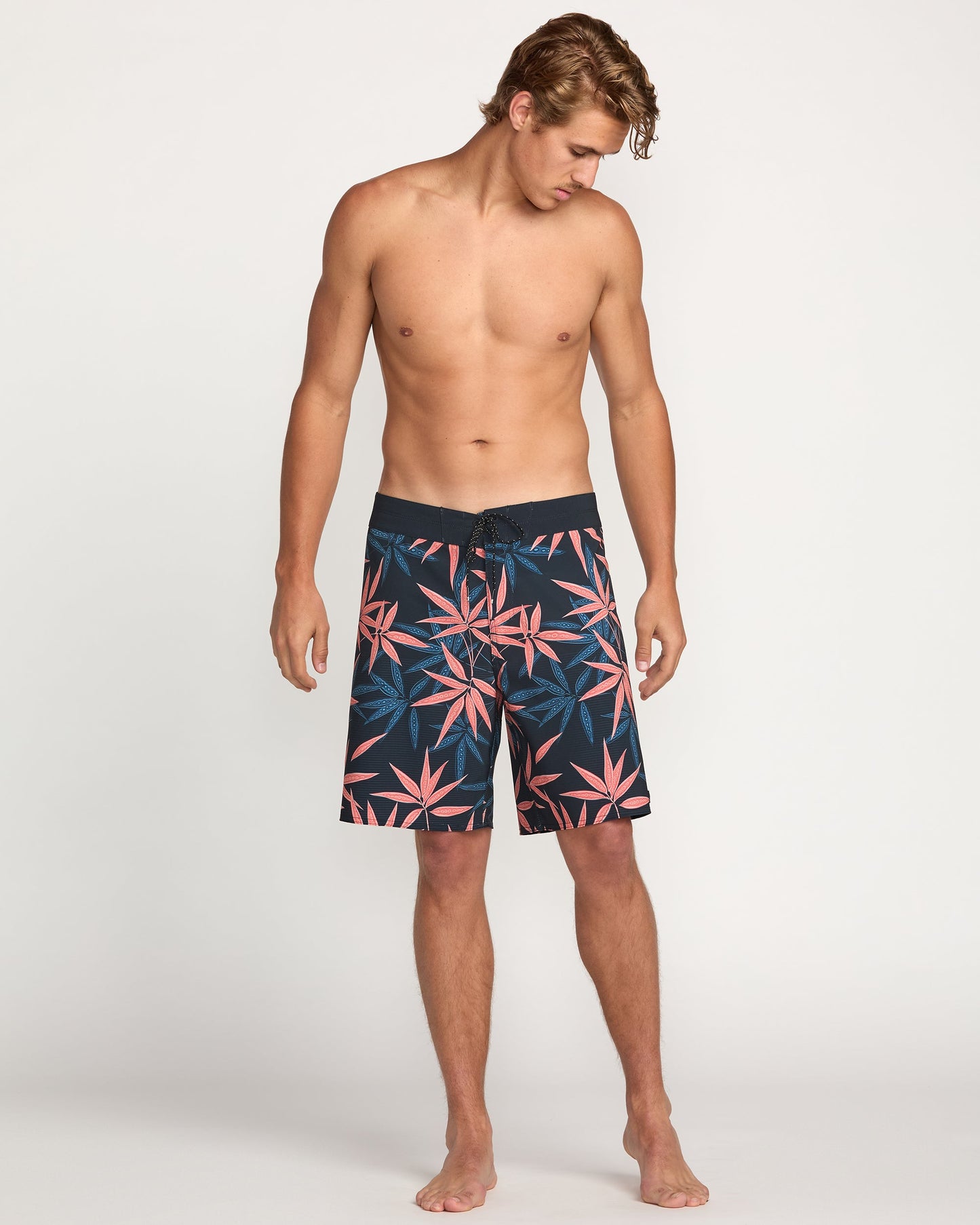 Sundays Airlite 19" Boardshorts - Deep Blue