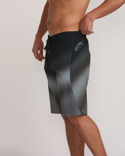 Fluid Pro Performance 21" Boardshorts - Black
