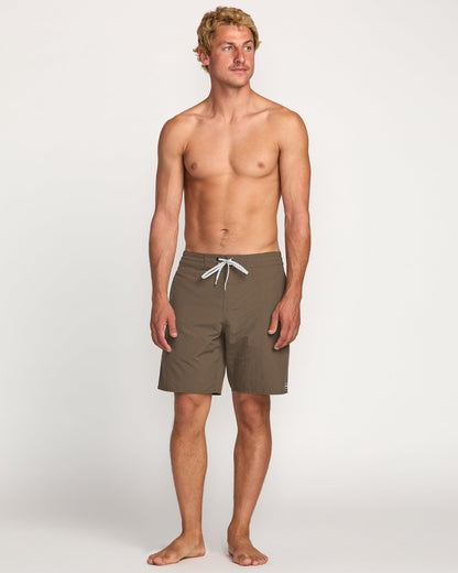 Wategos Lo Tide 19" Boardshorts - Brown