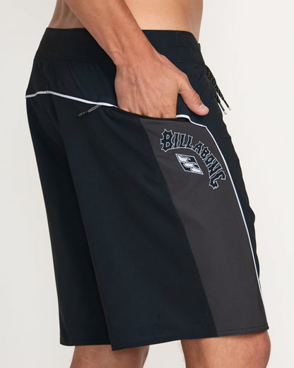 Straddie Pro Performance 20" Boardshorts - Stealth